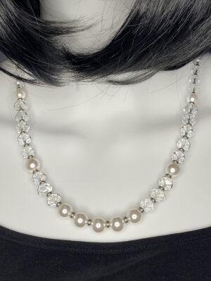 Newly designed necklace with glass beads and faux pearls