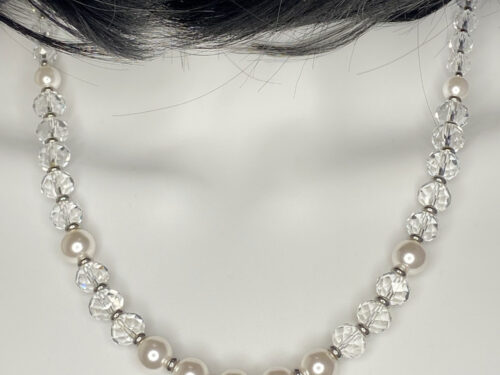 Newly designed necklace with glass beads and faux pearls
