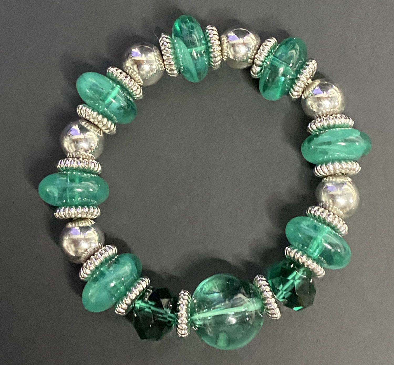 Pre-loved turquoise acrylic beaded necklace set - Image 2