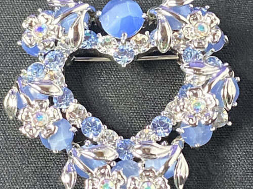 Vintage signed Butler blue cat's eye heart brooch