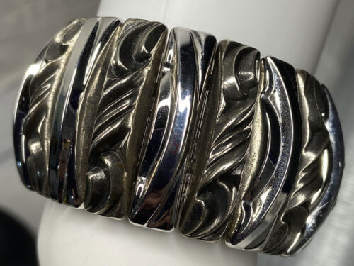 Vintage Harwood Leading Lady 2-tone stretch bracelet
