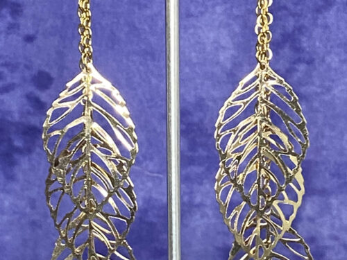 ND gold tone 3-leaf earrings