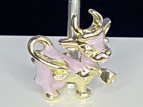 Vintage mauve & gold tone painted cow pin