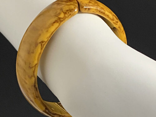 Vintage Bakelite clamper bracelet