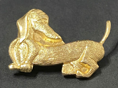 Vintage gold tone Dachshund brooch