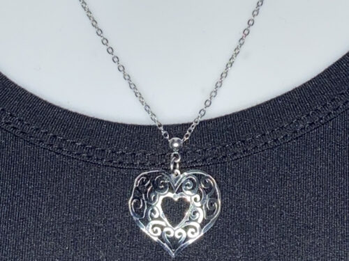 ND-Silver tone open-work heart pendant necklace