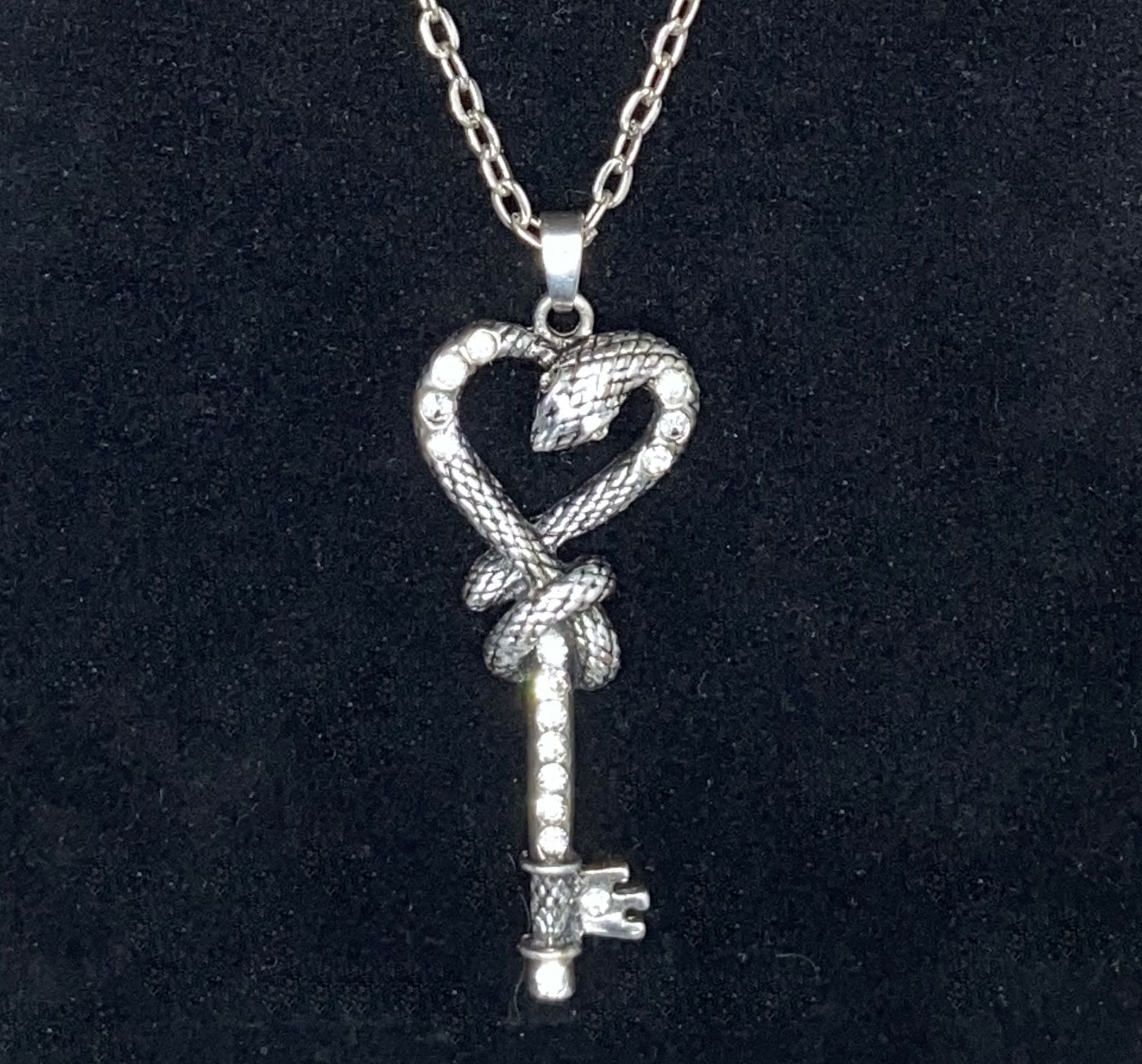Pre-loved Silver tone Serpent/key/heart pendant necklace