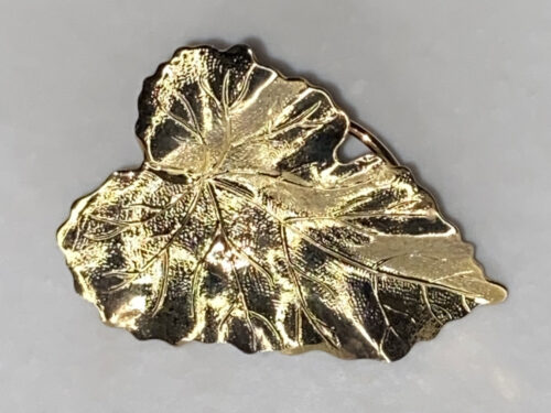 Vintage Gold tone leaf scarf clip