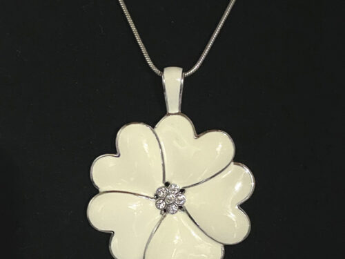 Vintage Lia Sophia white enamel heart flower pendant necklace
