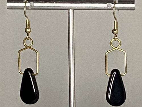 Pre-loved Gold tone faux black onyx dangle earrings