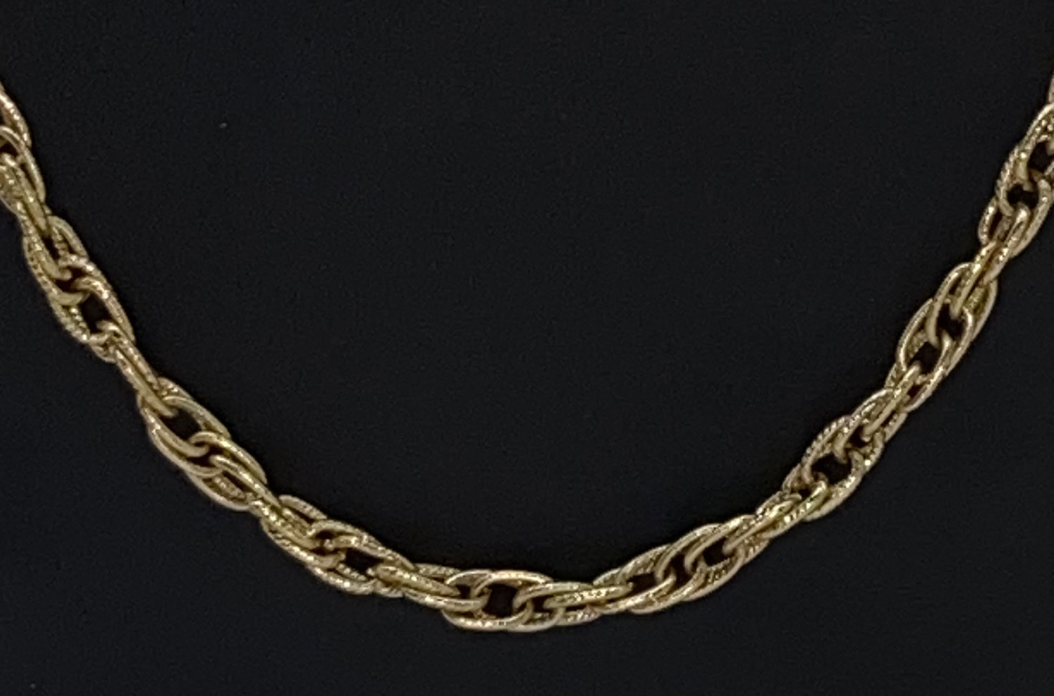 Pre-loved Gold tone 5mm textured oval link chain necklace