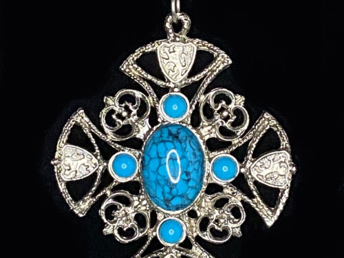 Vintage Turquoise silver tone Maltese pendant necklace