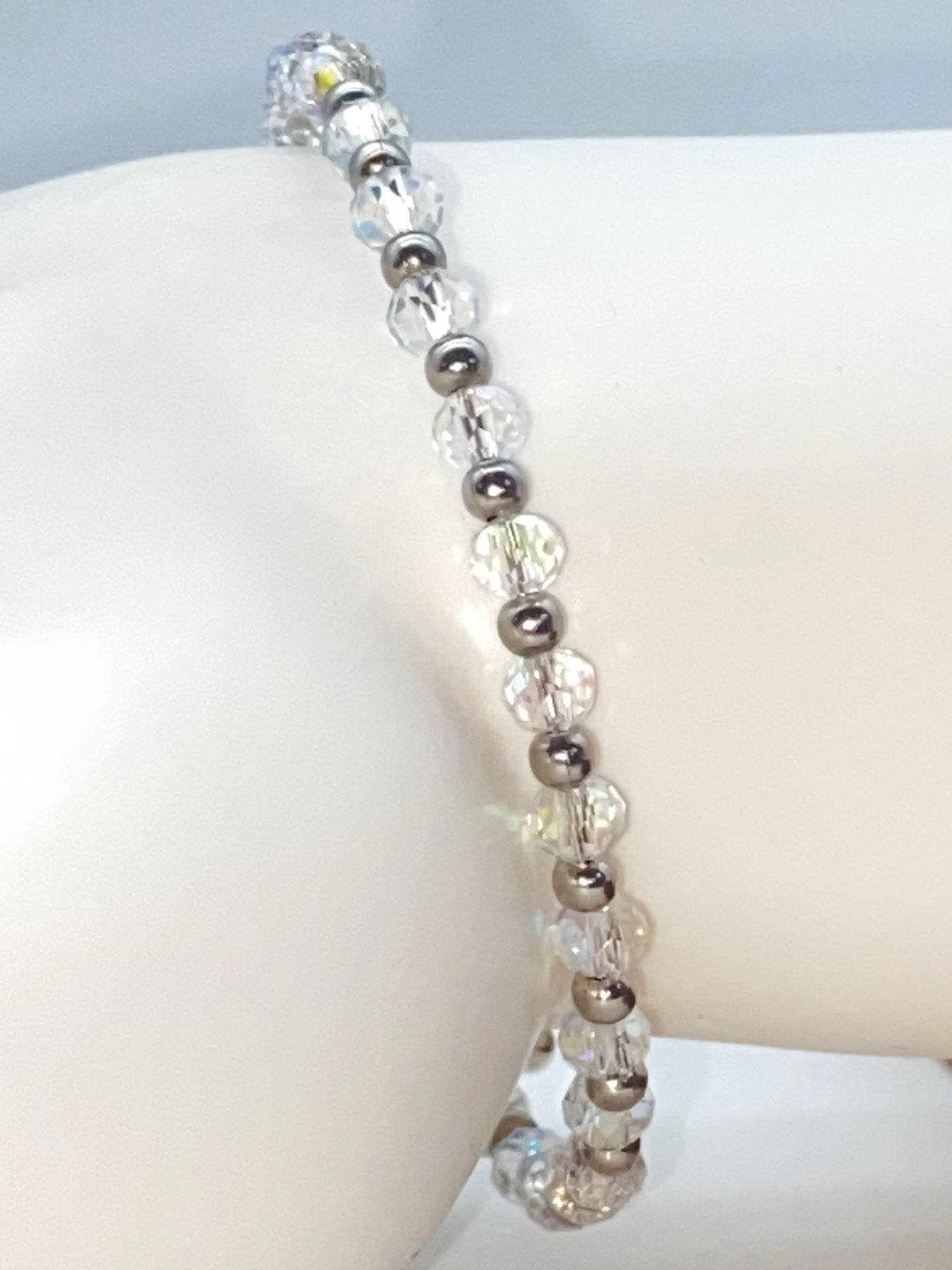 ND Memory wire clear glass beaded bracelet S/M