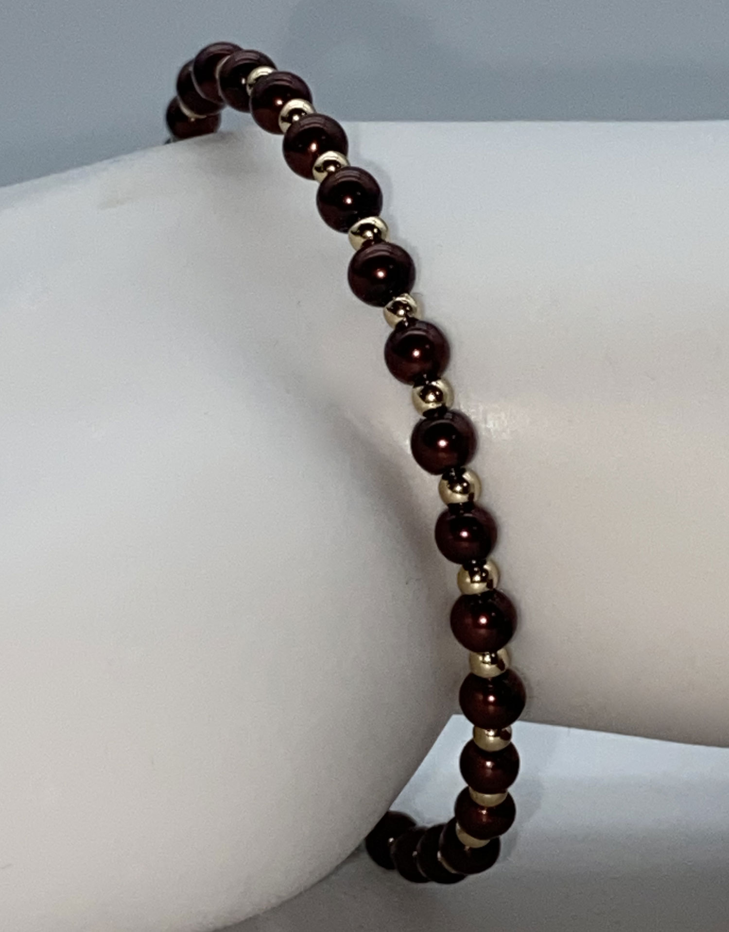 ND Memory wire burgundy faux pearl beaded bracelet S/M
