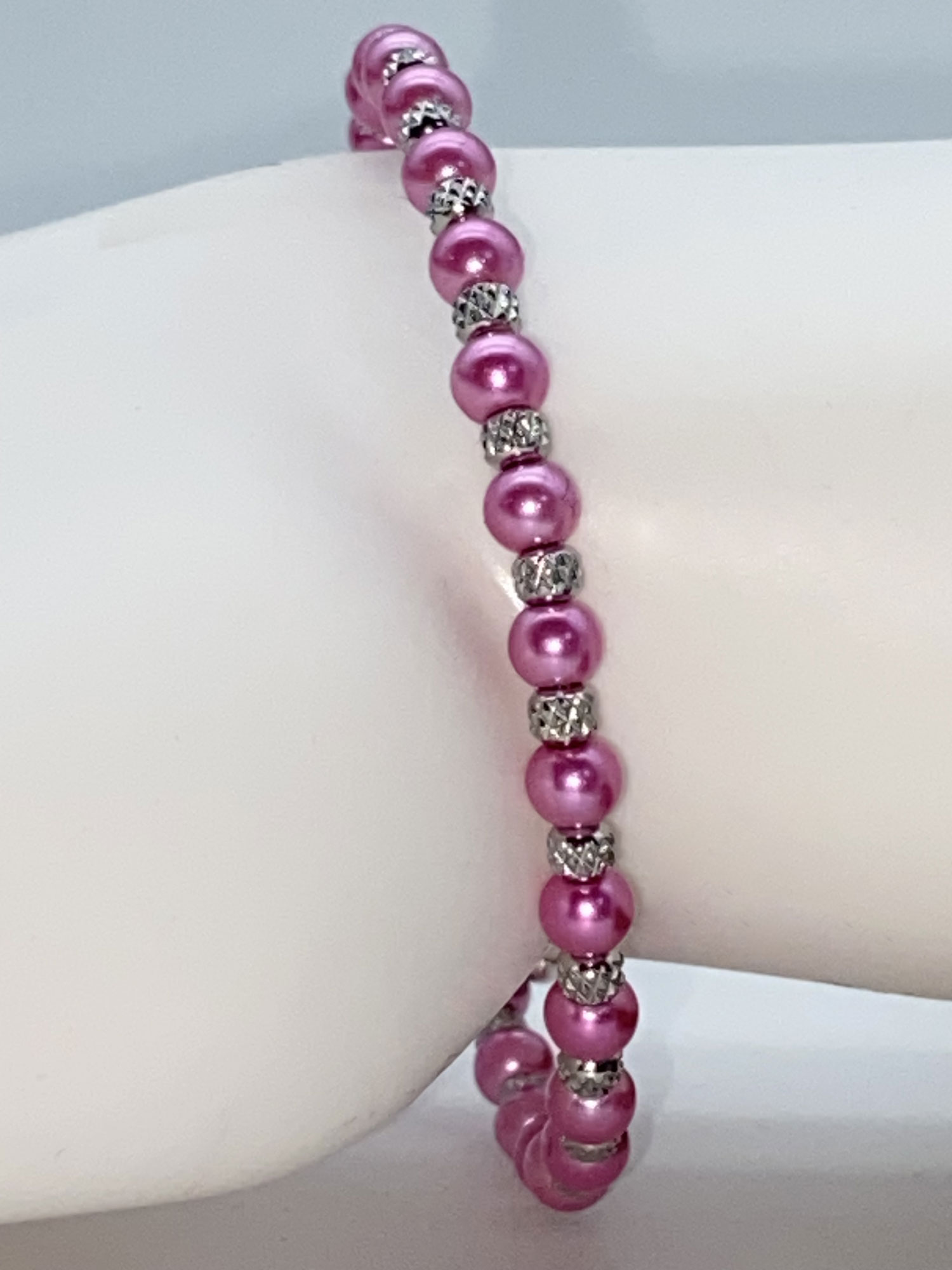 ND Memory wire pink faux pearl beaded bracelet M/L