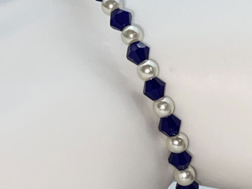 ND Memory wire blue and white beaded bracelet S/M