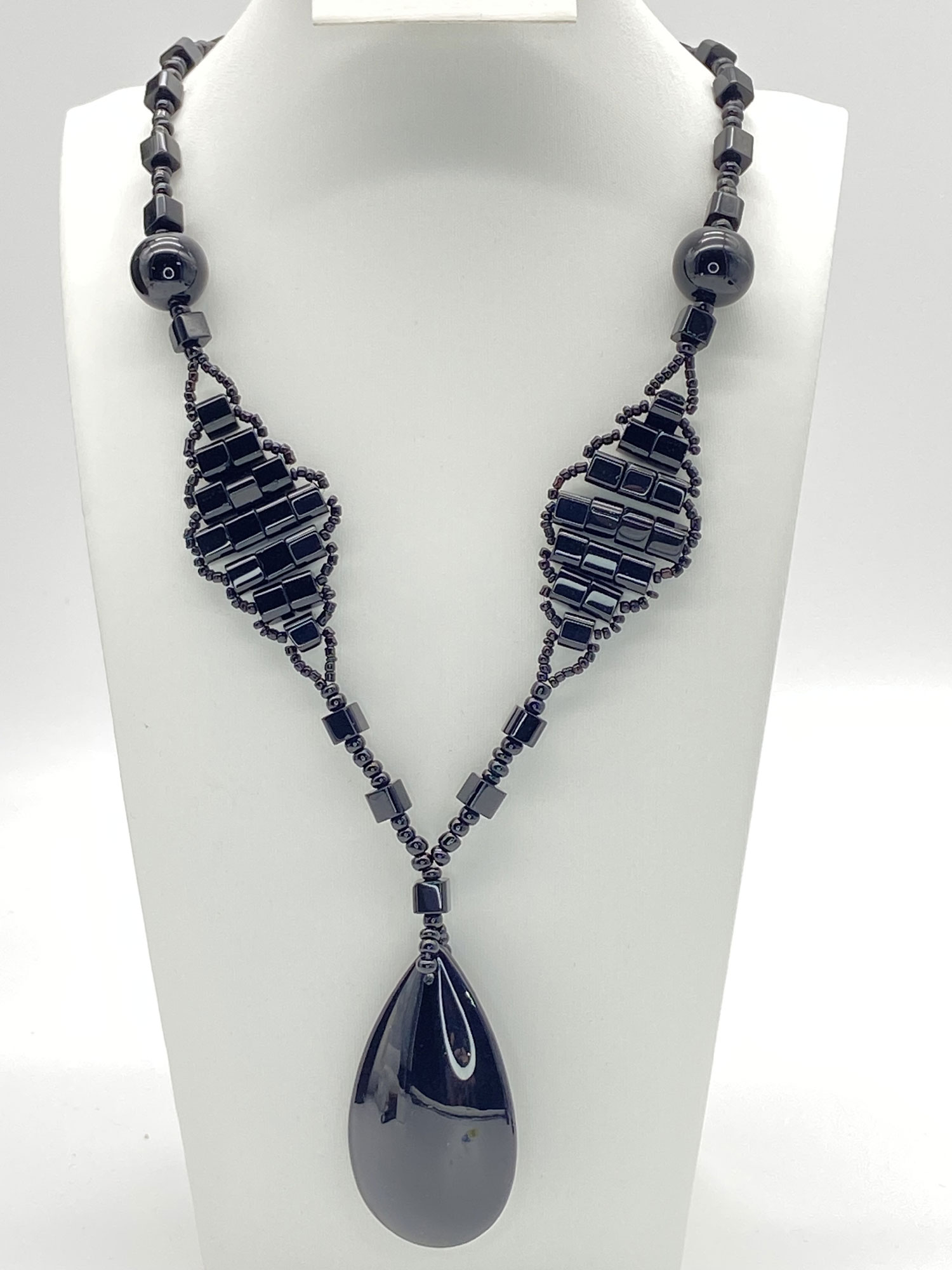 Pre-loved Black glass beaded necklace - Image 2