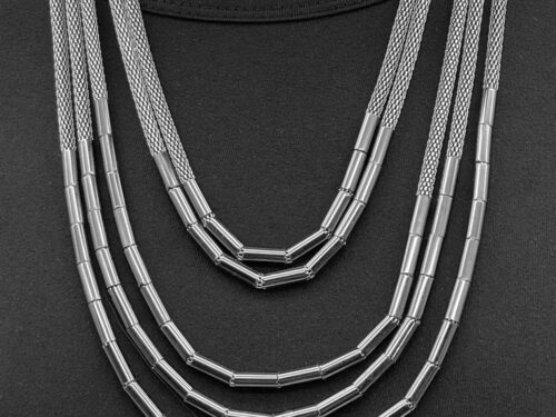 Pre-love Silver tone multi-strand mesh necklace