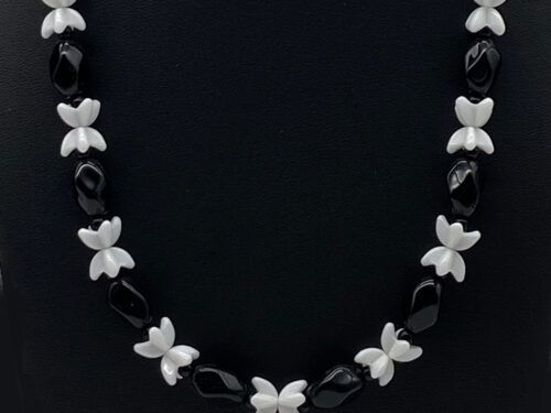 Pre-loved Black and white plastic beaded necklace