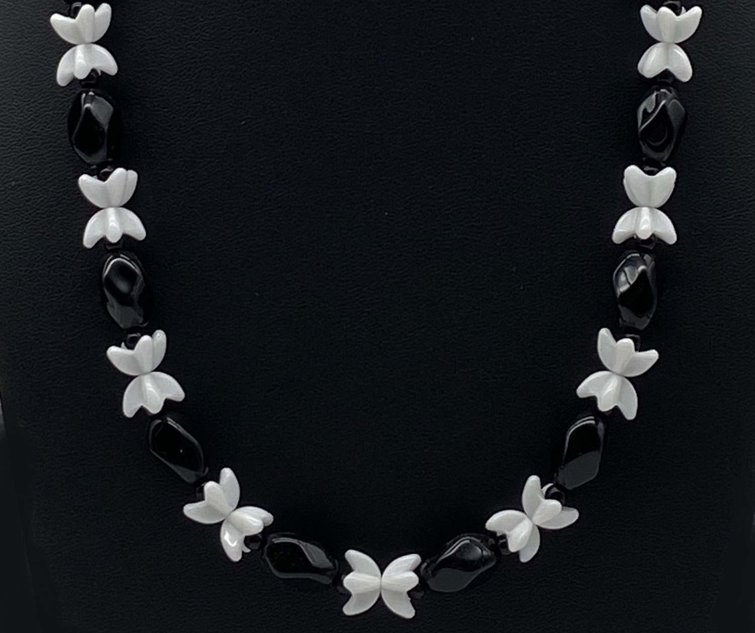 Pre-loved Black and white plastic beaded necklace