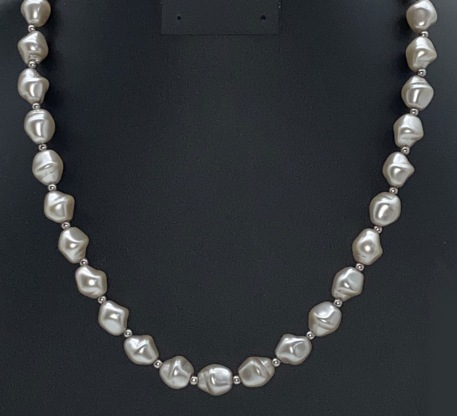 Pre-loved Faux baroque pearl necklace