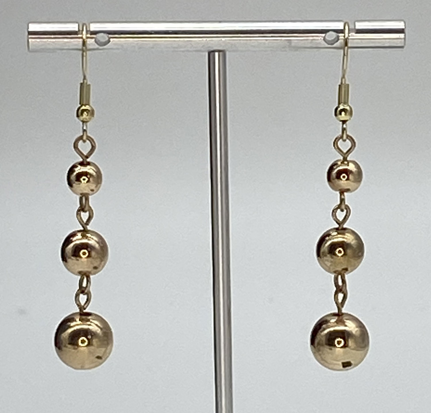 Pre-loved Gold tone beaded dangle earrings