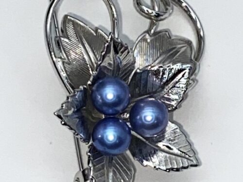 Vintage Silver tone faux blue pearl floral brooch