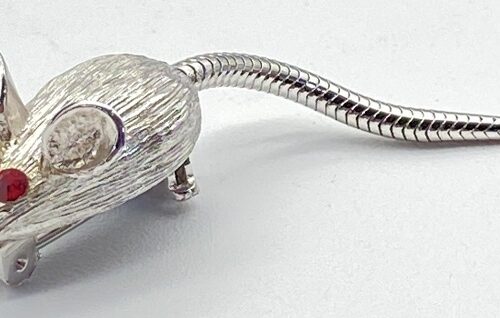 Vintage Silver tone mouse pin/brooch