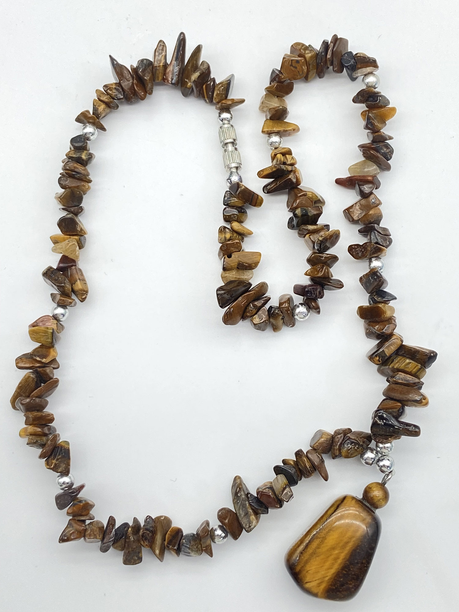Pre-owned Tiger Eye chip bead necklace with large polished Tiger Eye pendant and barrel clasp