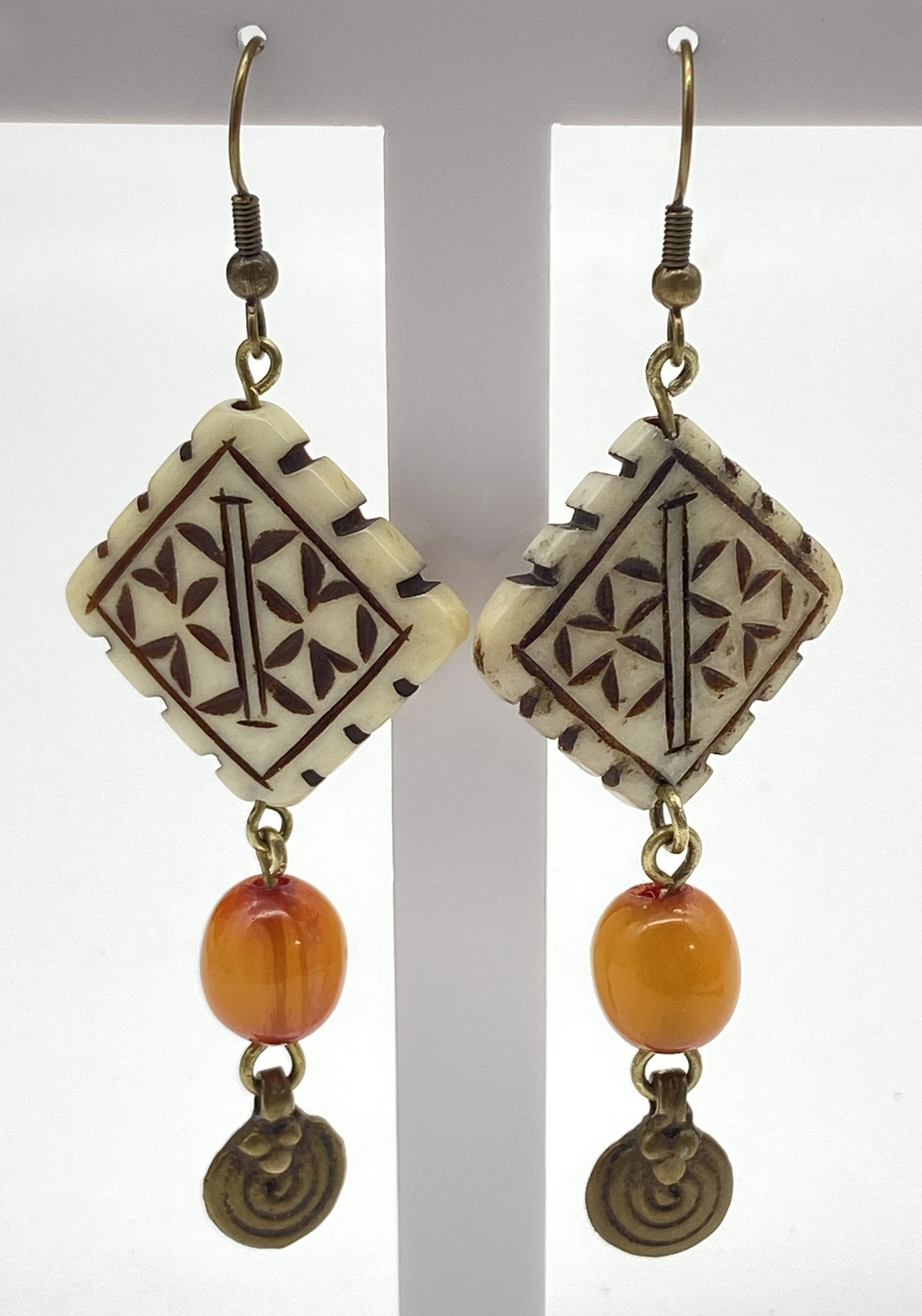 Pre-owned cream acrylic square and amber glass bead dangle earrings with brass-tone accents