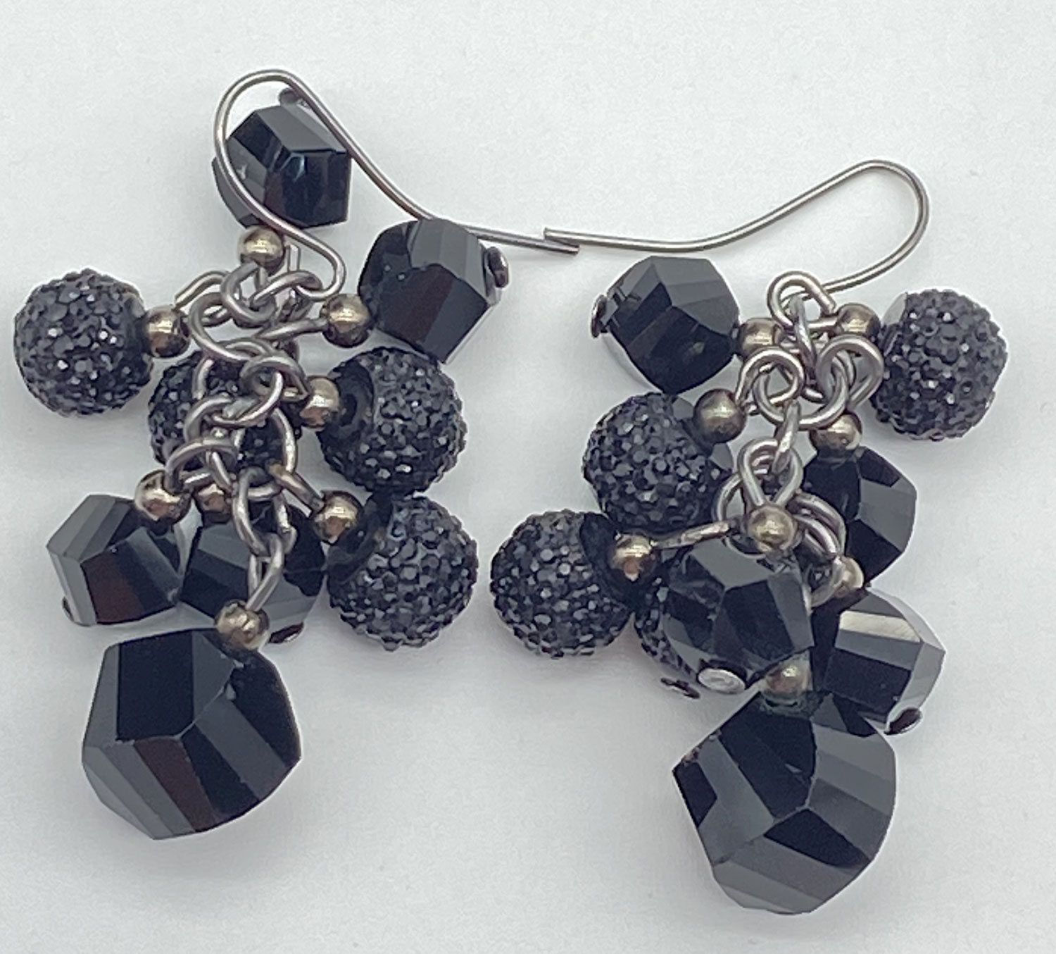Pre-owned black and sparkle acrylic faceted bead dangle earrings