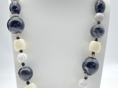 Pre-owned chunky black white and cream acrylic bead necklace with silver-tone accents