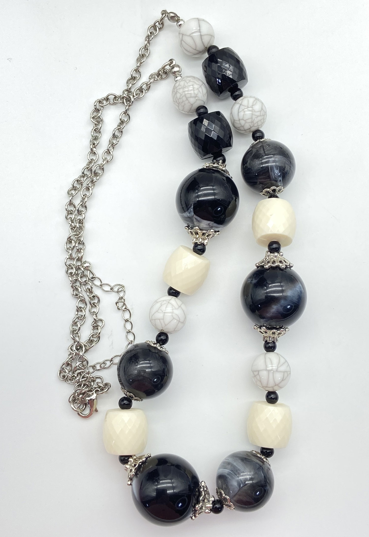 Pre-owned chunky black white and cream acrylic bead necklace with silver-tone accents