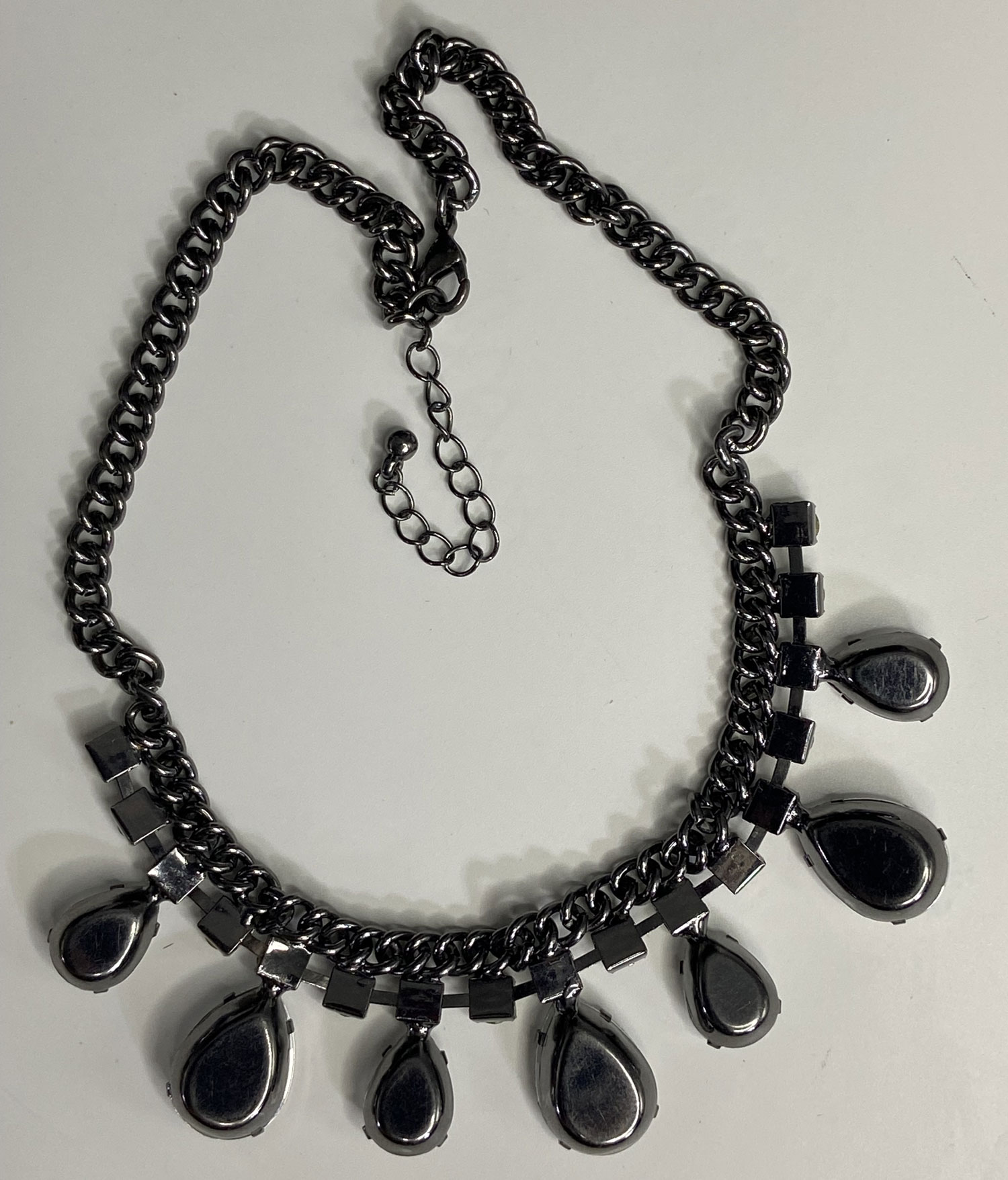 Pre-owned gunmetal-tone clear rhinestone bib necklace with large teardrop rhinestone drops