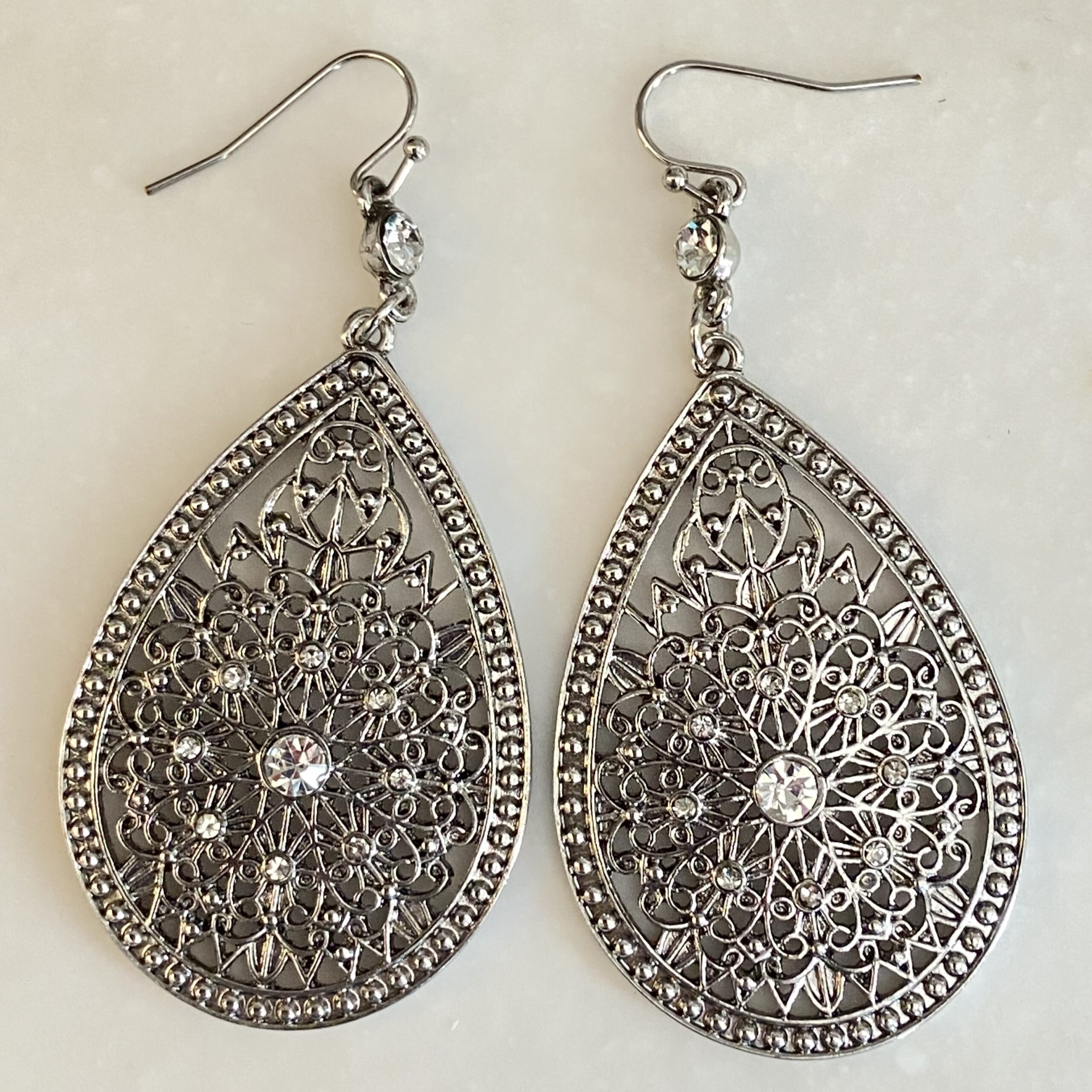 Pre-Owned silver tone filigree rhinestone teardrop earrings